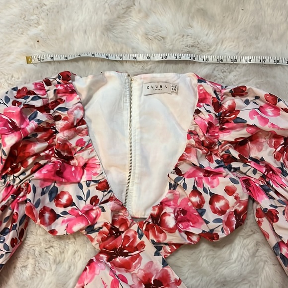 RED AND PINK FLORAL CUT OUT MINI DRESS WITH VOLUME RUFFLE SLEEVES - Picture 9 of 11